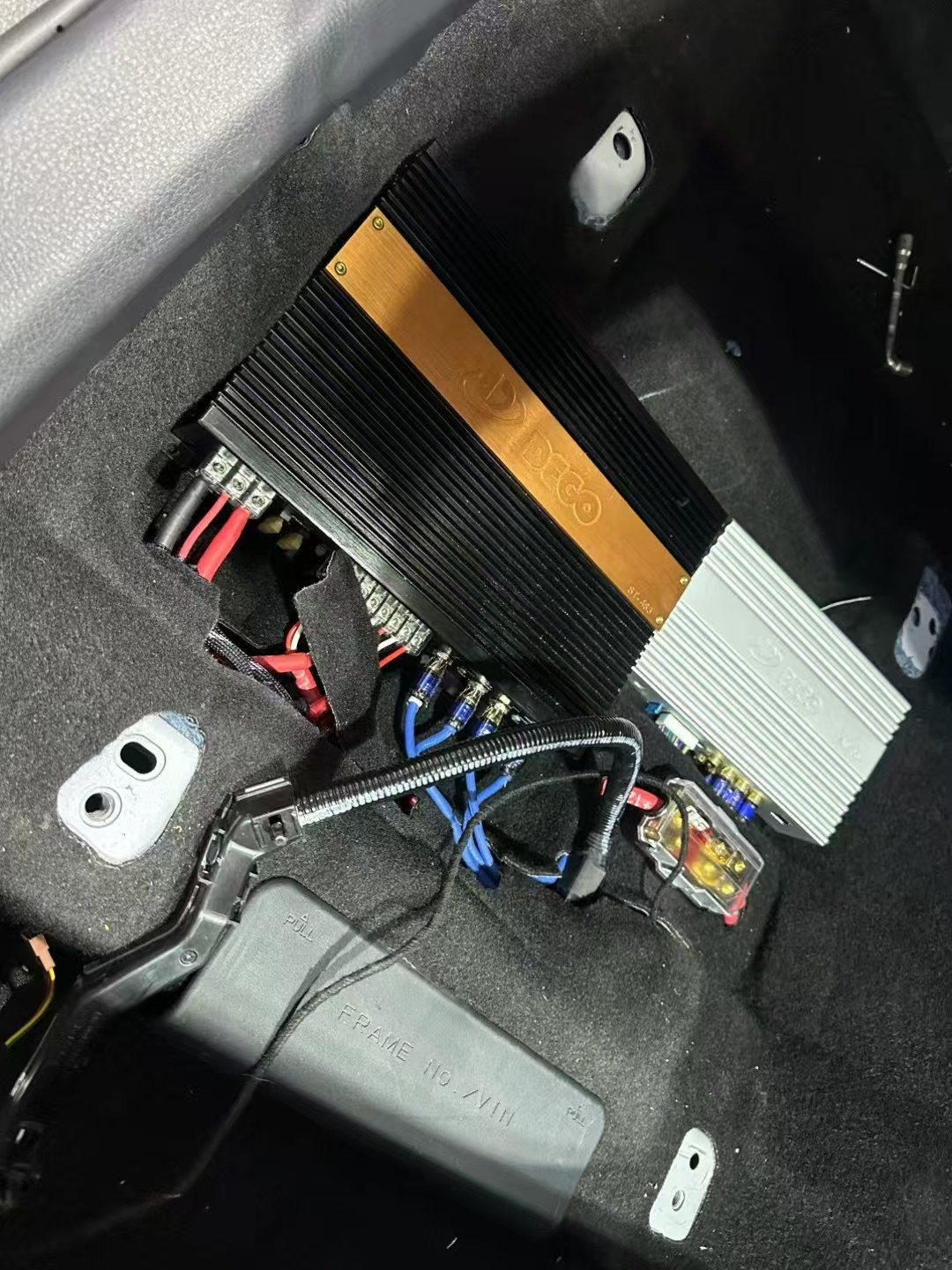 什么是汽车音响金耳朵?金耳朵认证的含金量到底有多高? DSP 调音 功放 低音炮 产品实拍